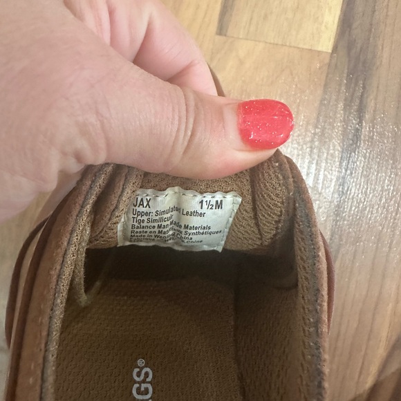 NWT, Boys Size 1.5 Deer Stags Dress Shoes, Brown with Blue soles. - Picture 4 of 6